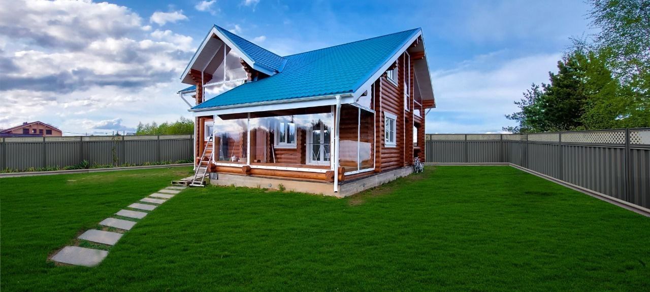 Мягкие окна на веранде загородного дома в посёлке Фирово